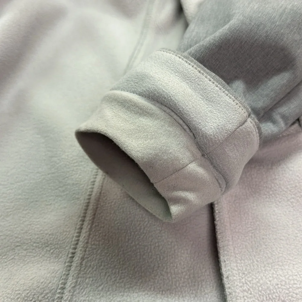 The North Face Softshell Grey/White Zippered Windwall Jacket Fall/Spring…